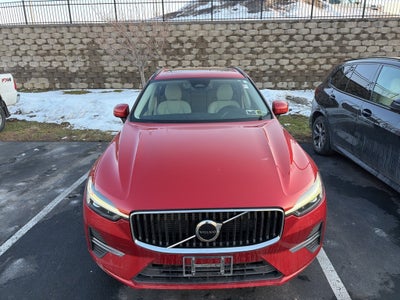 2022 Volvo XC60 B5 Momentum
