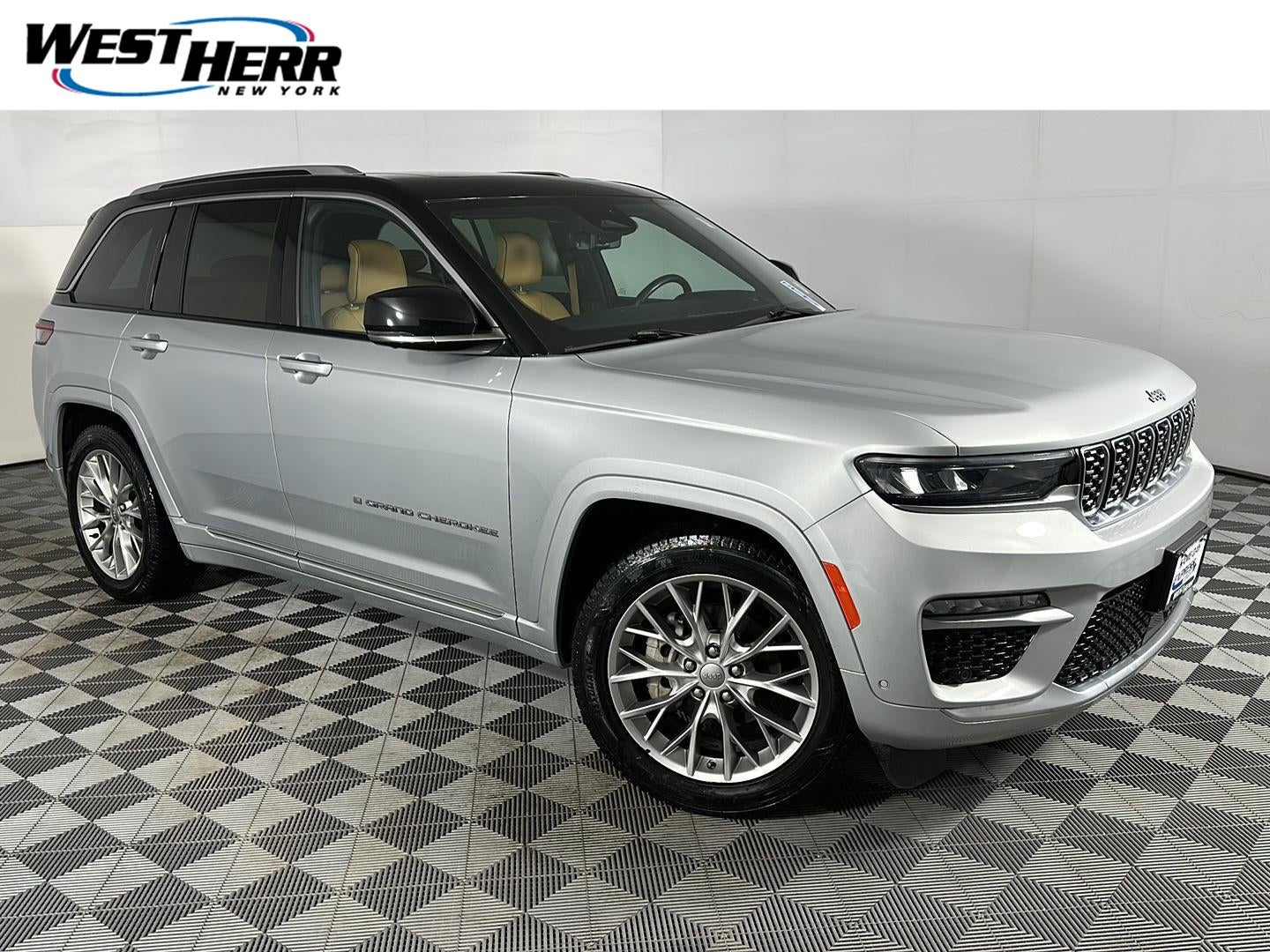 2023 Jeep Grand Cherokee SUMMIT