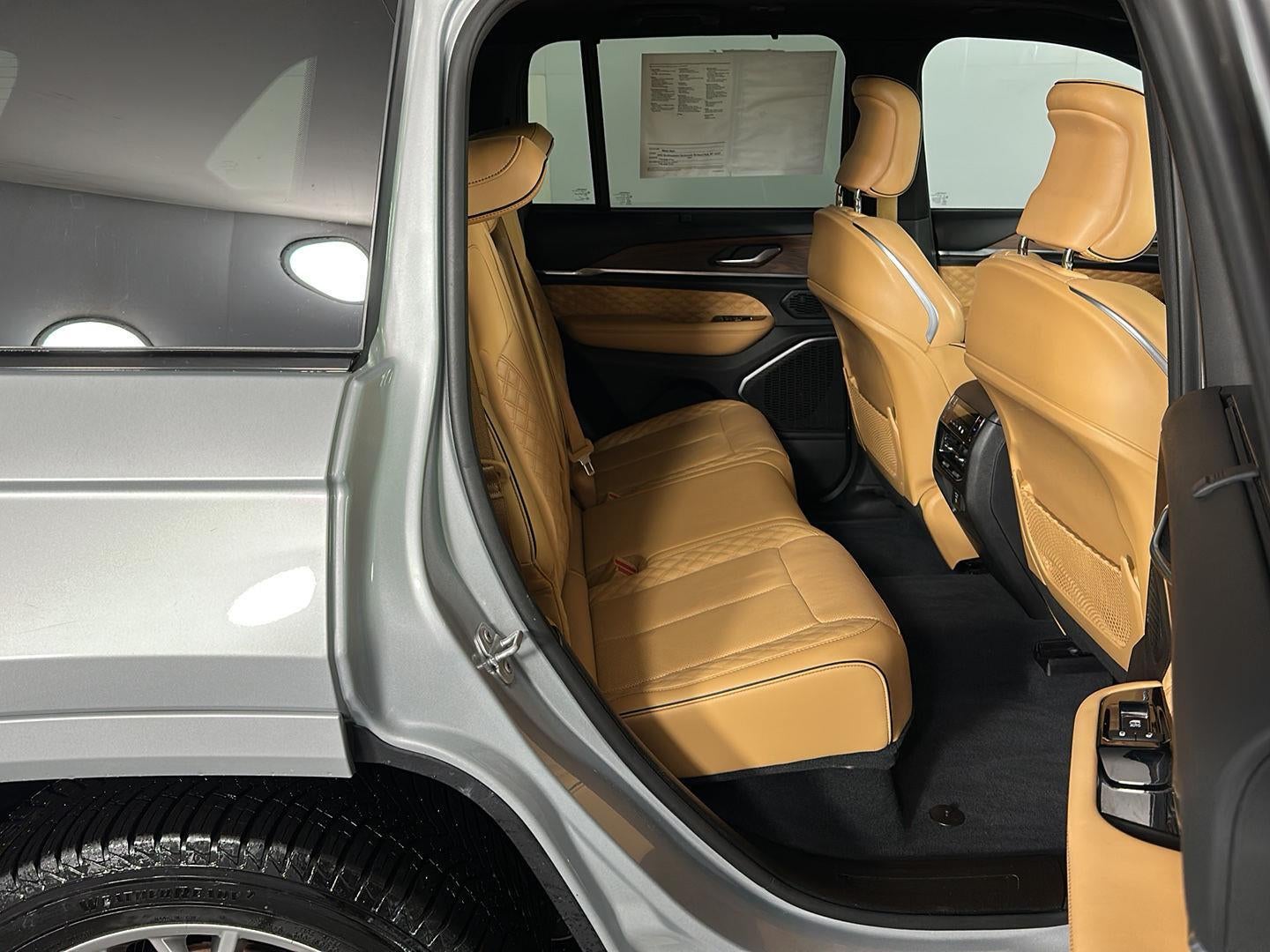 2023 Jeep Grand Cherokee SUMMIT