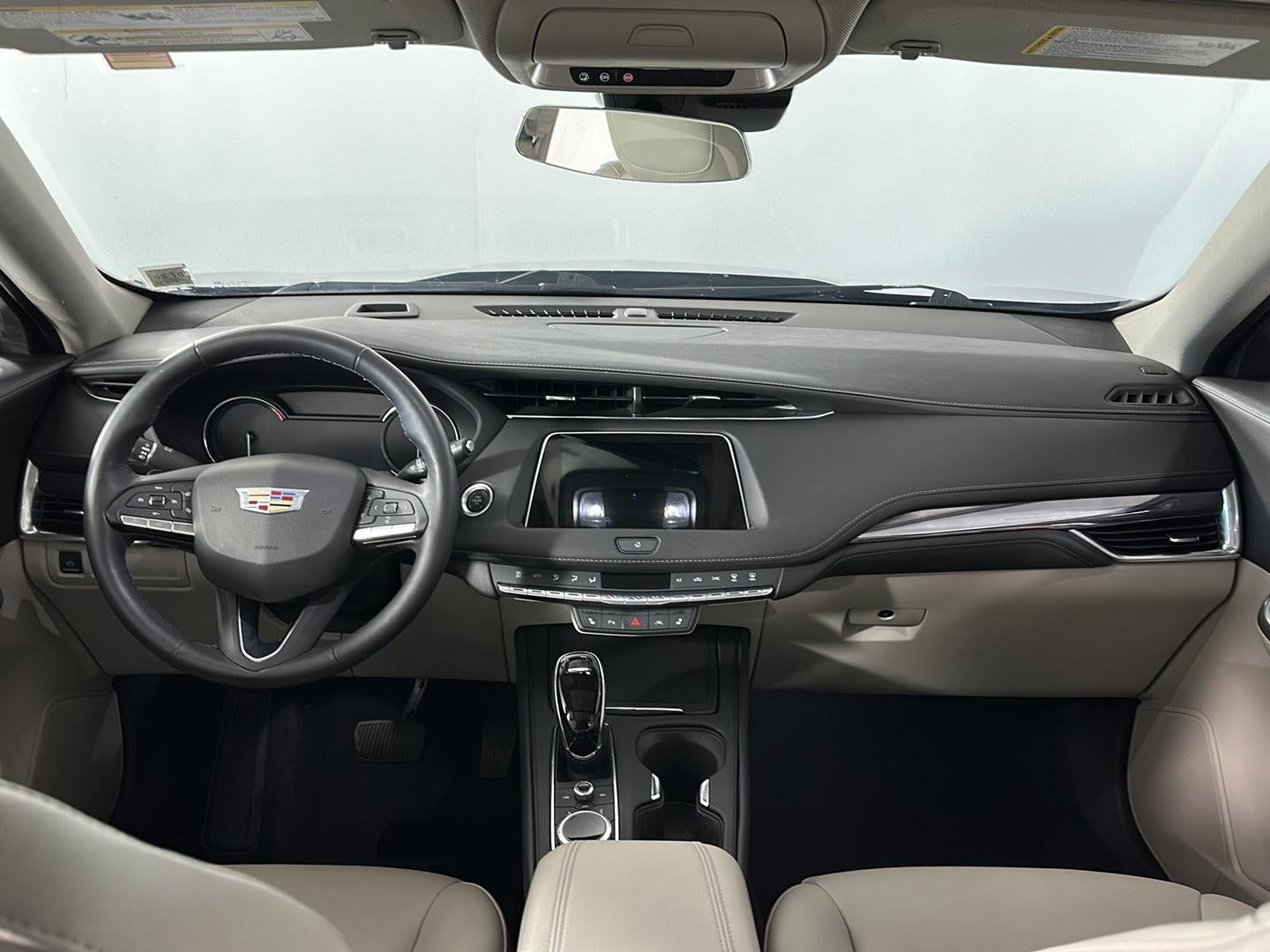2022 Cadillac XT4 AWD Luxury
