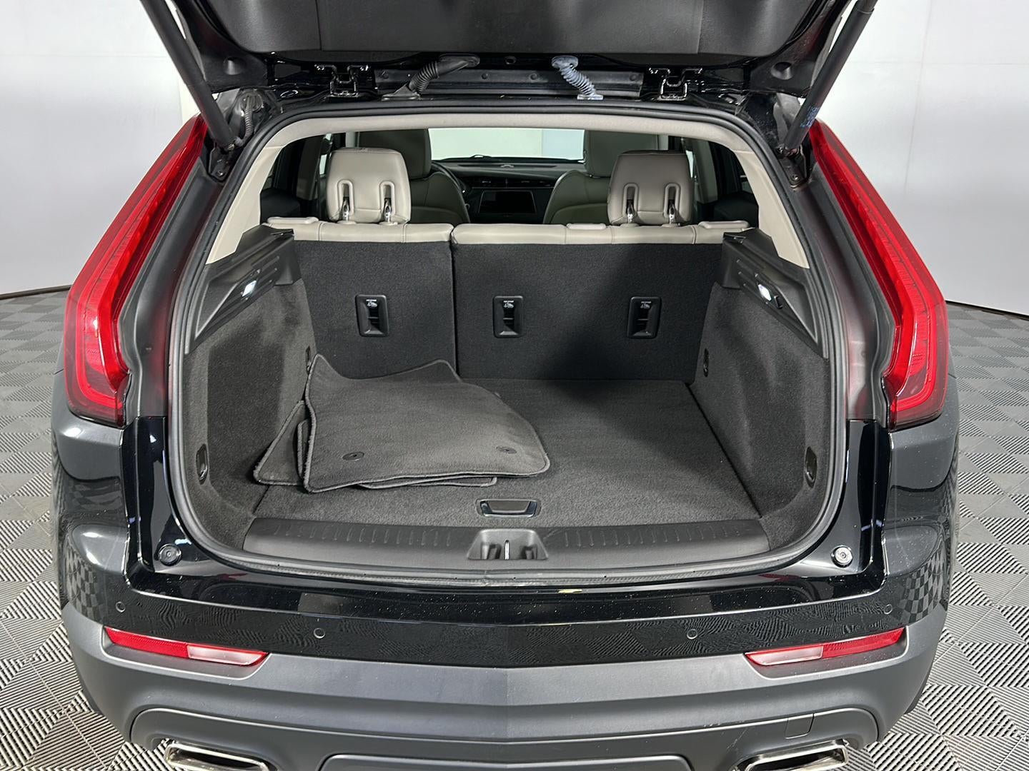 2022 Cadillac XT4 AWD Luxury