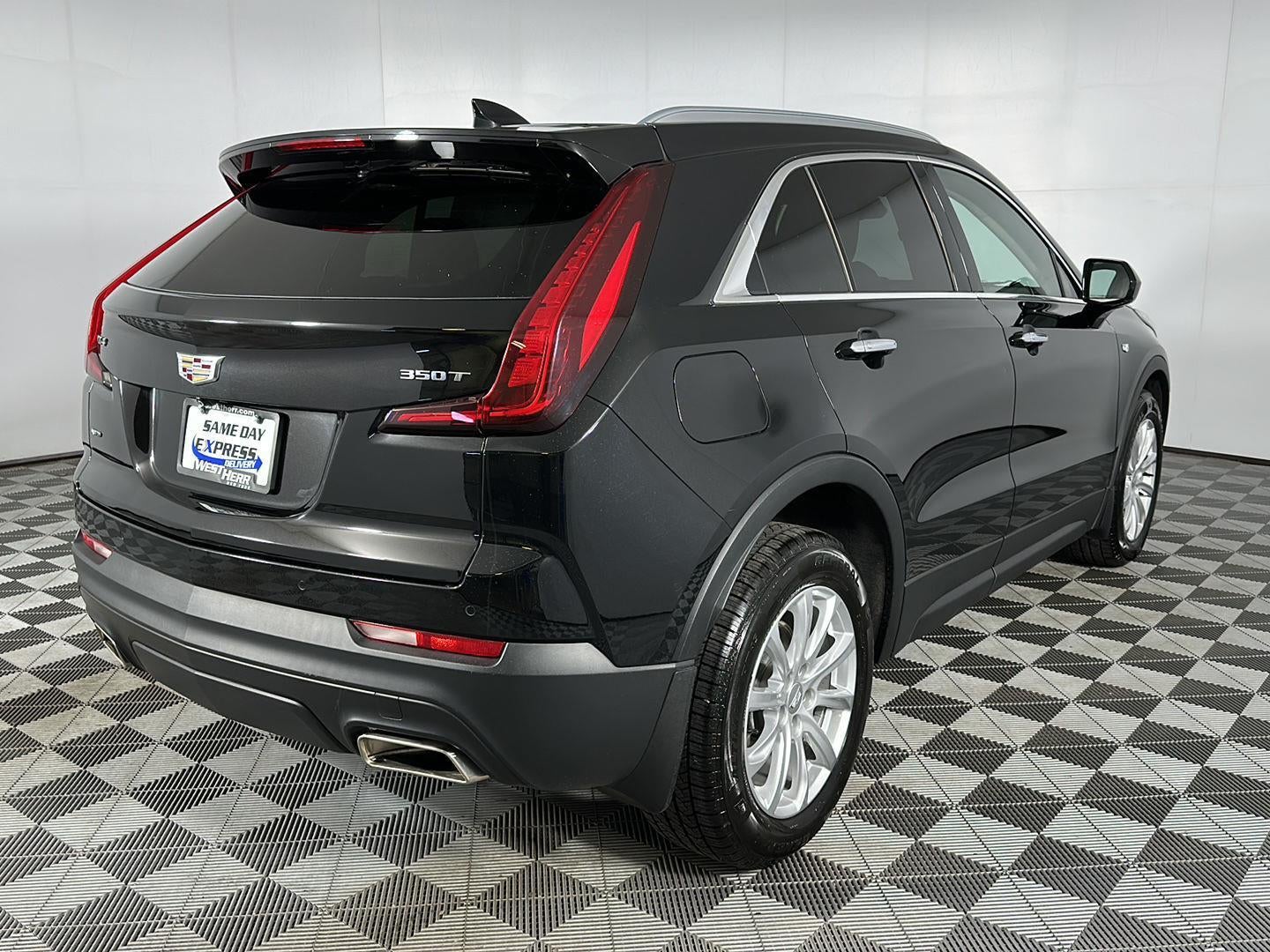 2022 Cadillac XT4 AWD Luxury