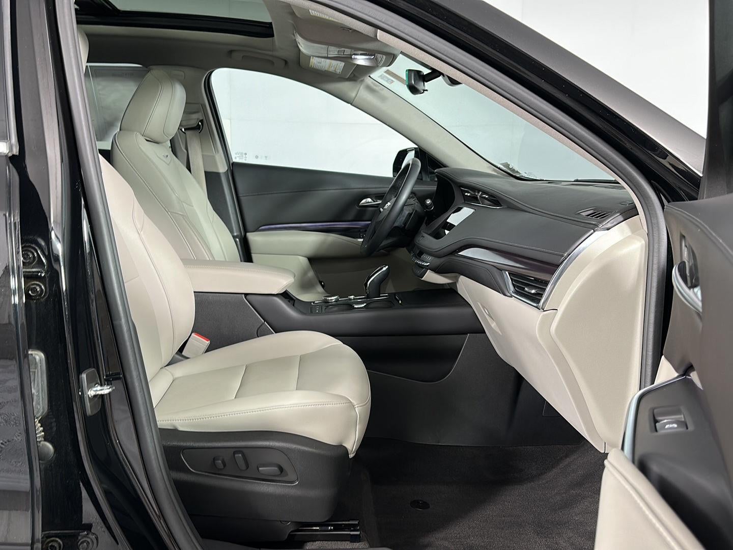 2022 Cadillac XT4 AWD Luxury