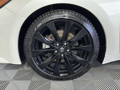 2023 Nissan Maxima SR