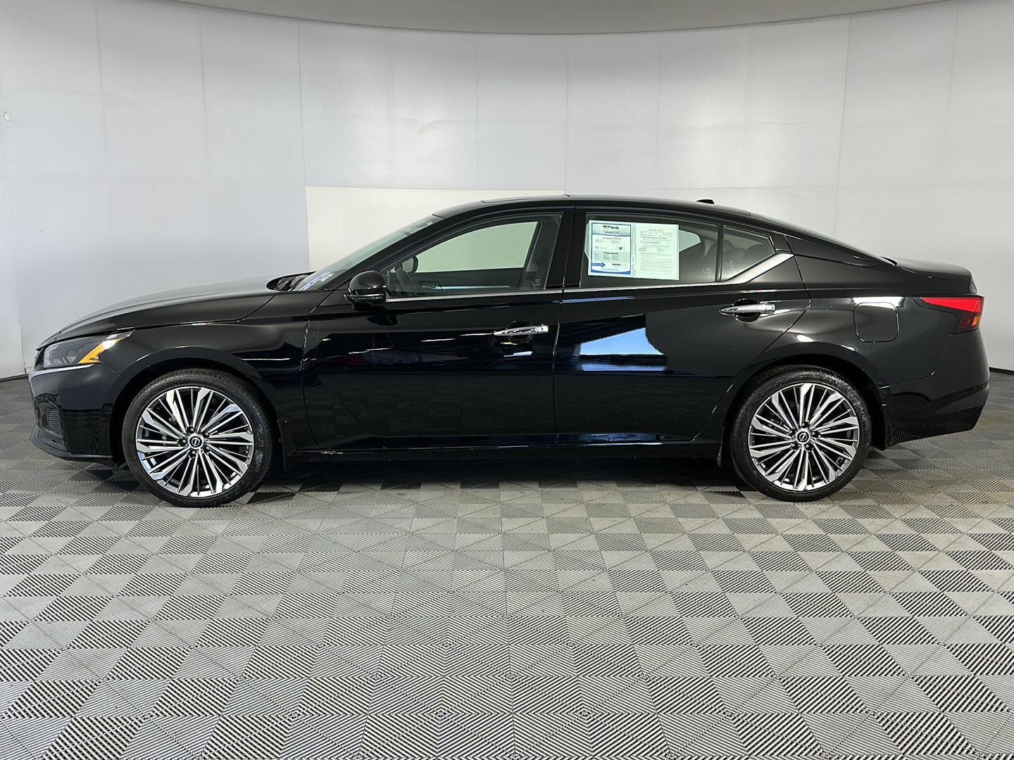 2025 Nissan Altima SL