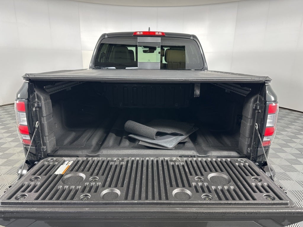 2024 Nissan Frontier SL