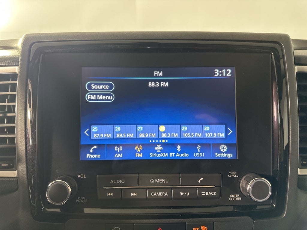 2024 Nissan Frontier SL