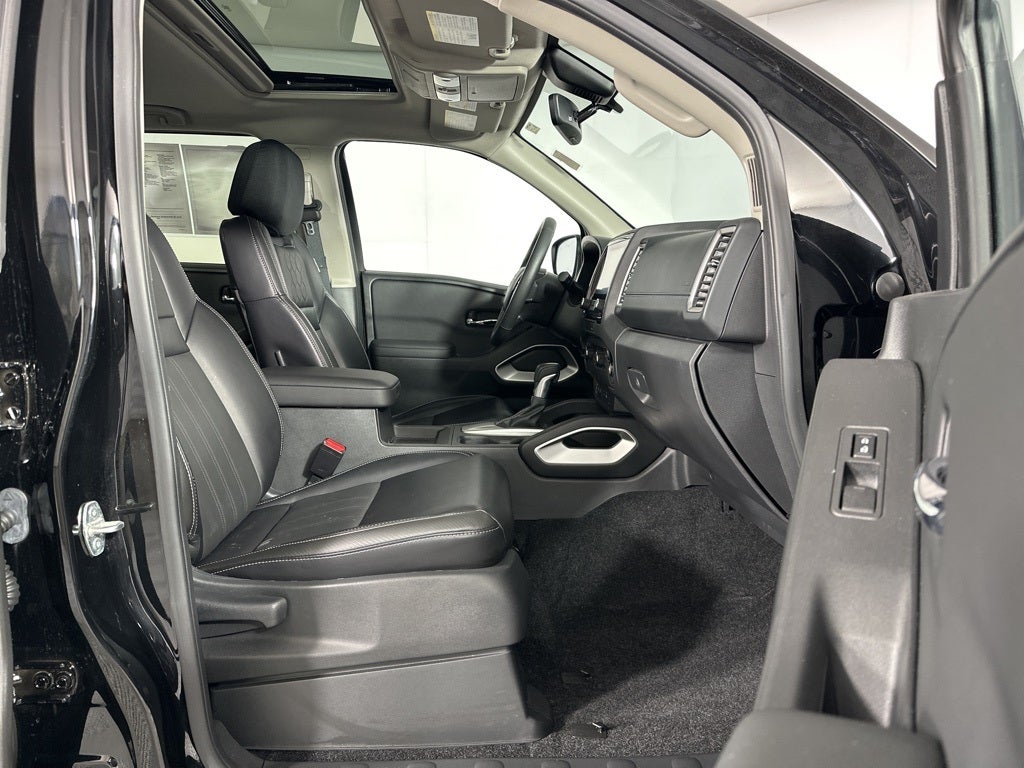 2024 Nissan Frontier SL