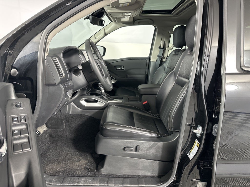 2024 Nissan Frontier SL