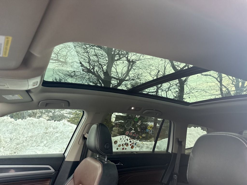 2022 Volkswagen Atlas 3.6L V6 SEL Premium R-Line