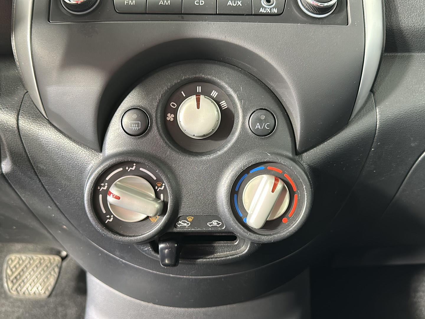 2014 Nissan Versa SV