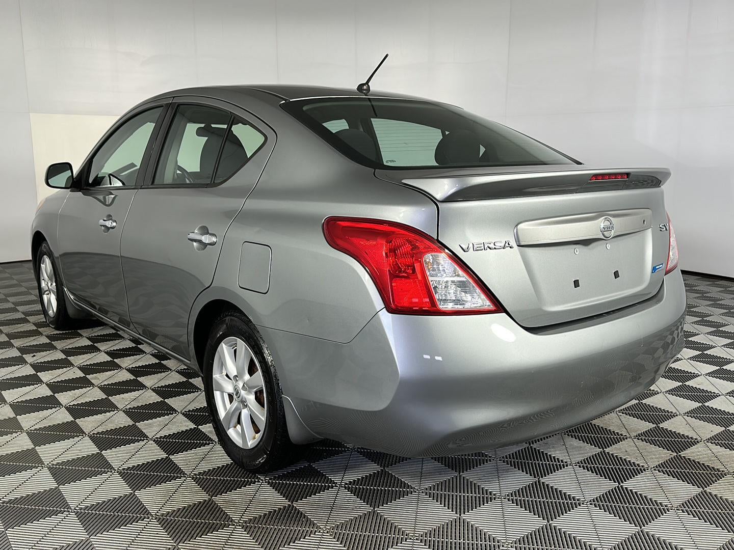 2014 Nissan Versa SV