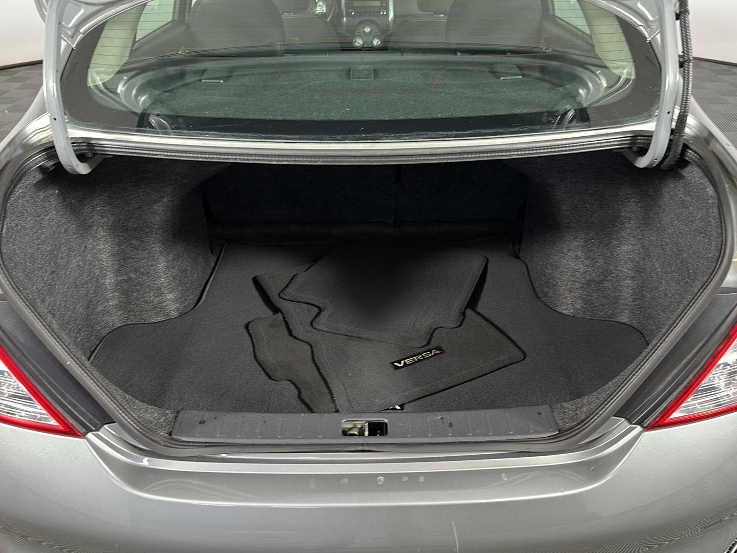 2014 Nissan Versa SV