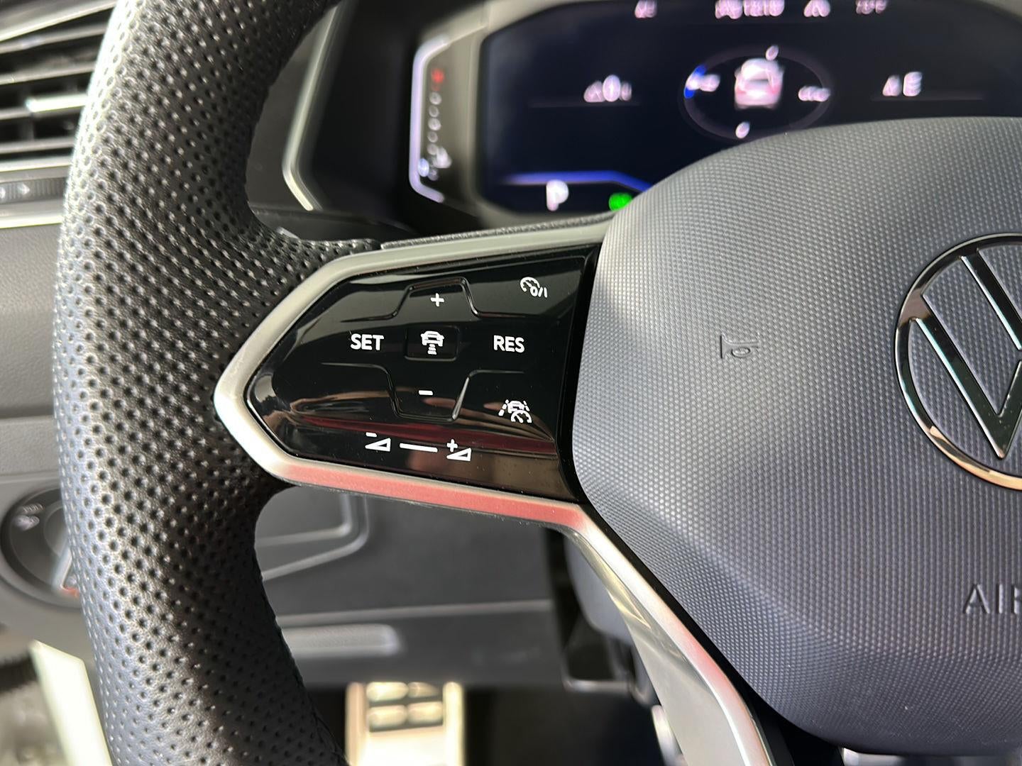 2022 Volkswagen Tiguan SEL R-Line