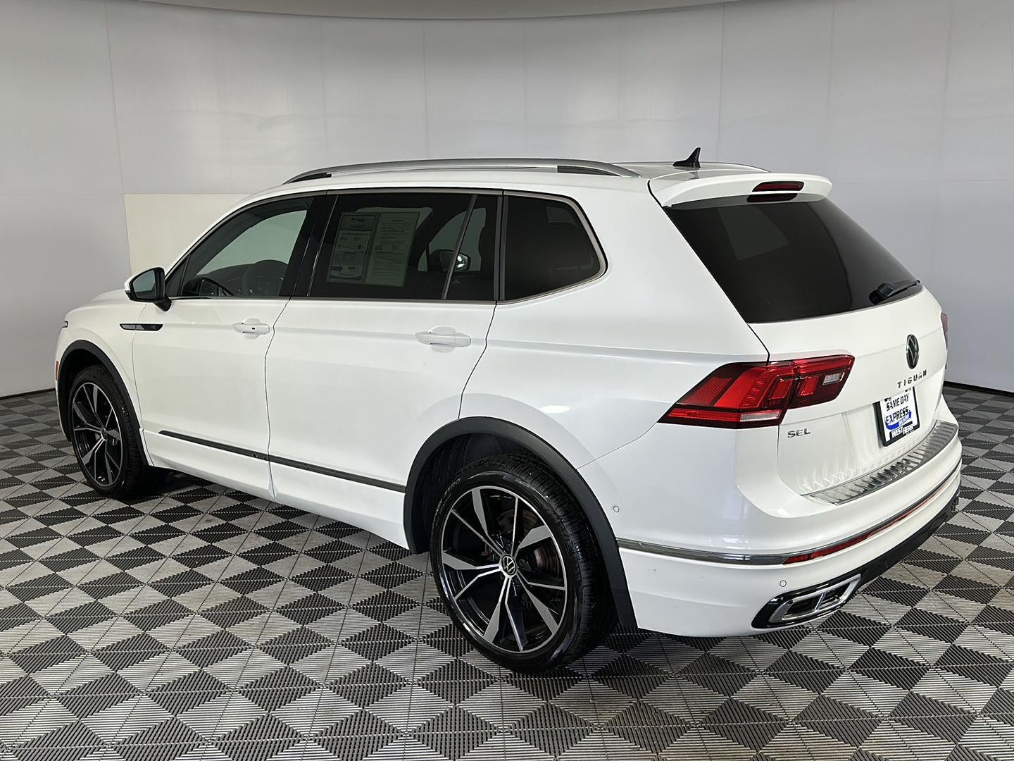 2022 Volkswagen Tiguan SEL R-Line