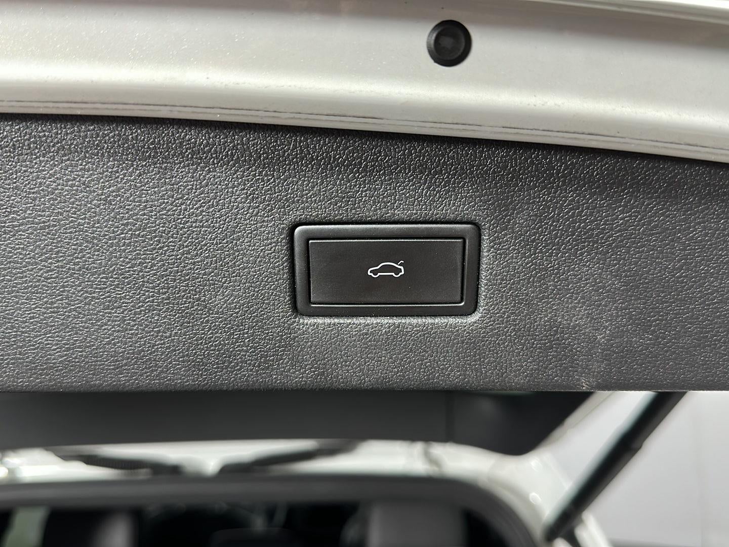 2022 Volkswagen Tiguan SEL R-Line