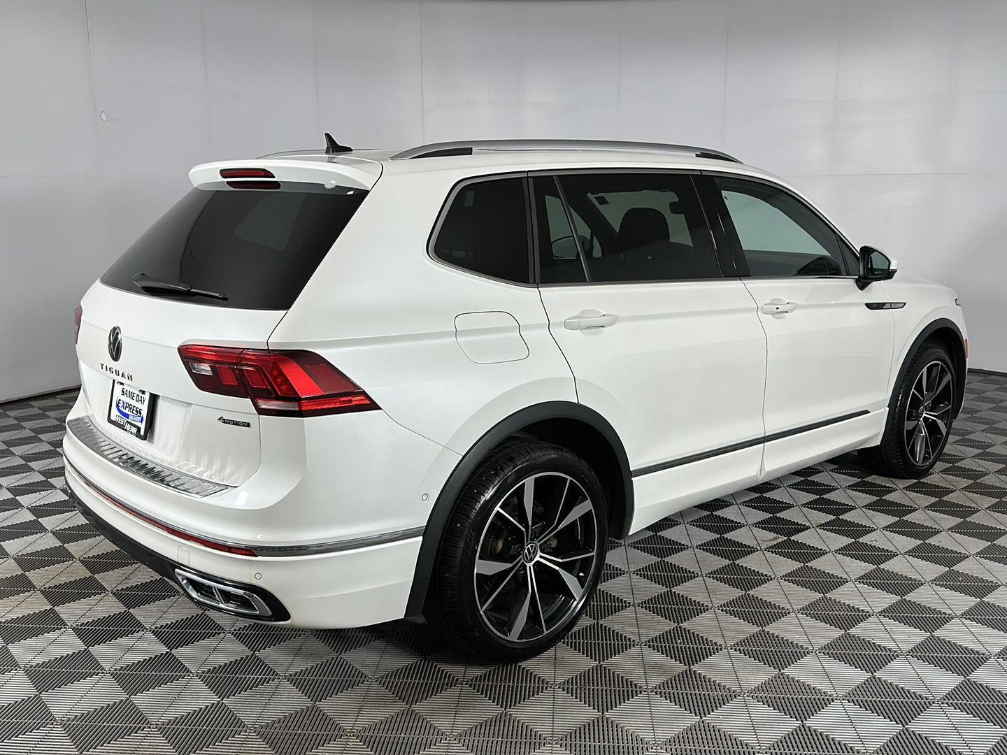 2022 Volkswagen Tiguan SEL R-Line