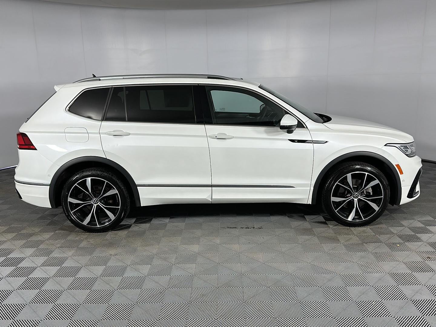 2022 Volkswagen Tiguan SEL R-Line