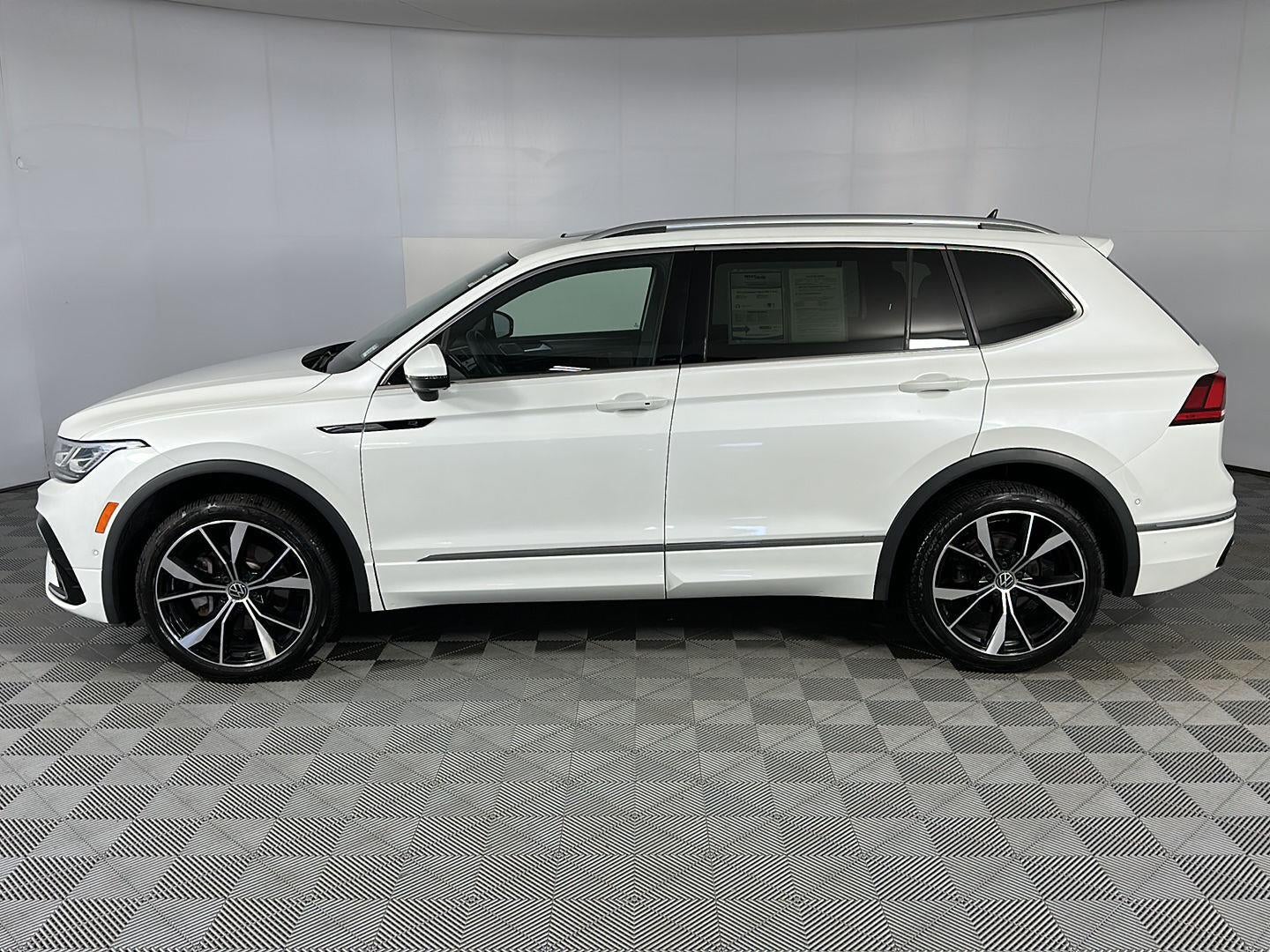 2022 Volkswagen Tiguan SEL R-Line