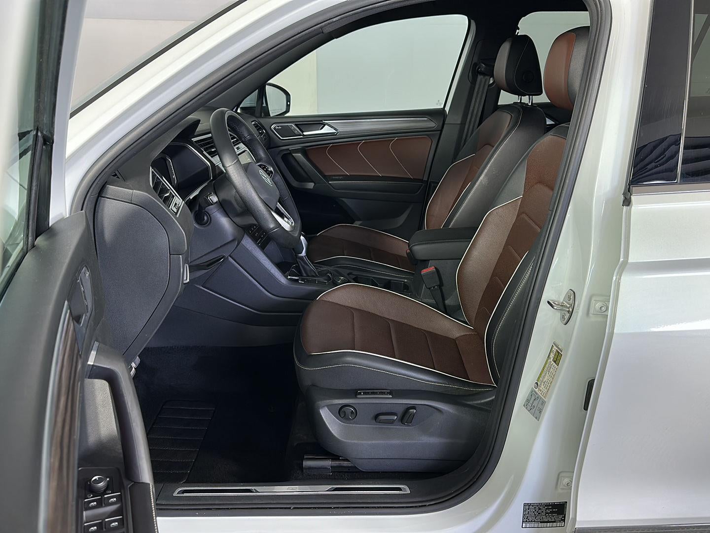 2022 Volkswagen Tiguan SEL R-Line