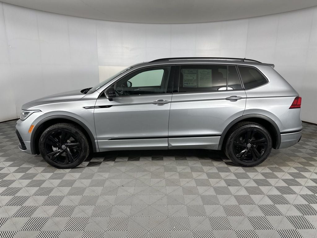 2024 Volkswagen Tiguan 2.0T SE R-Line Black