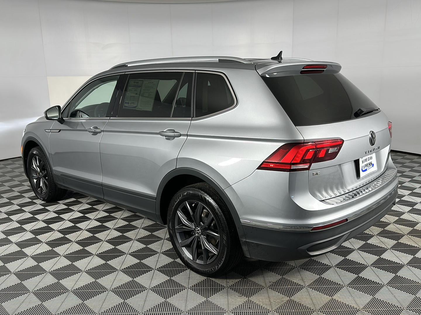 2023 Volkswagen Tiguan SE