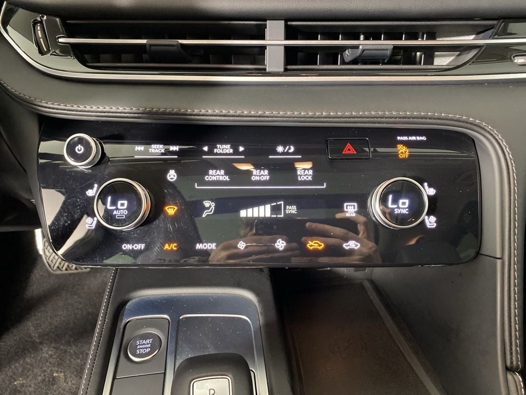 2025 INFINITI QX60 LUXE