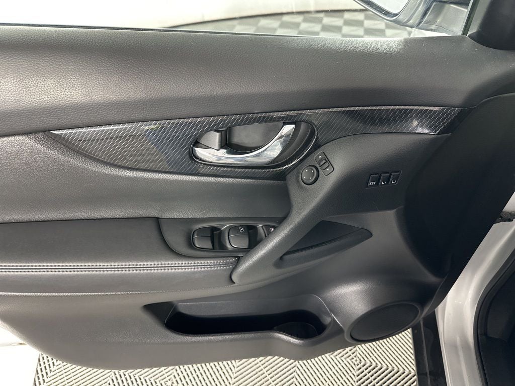 2020 Nissan Rogue SL