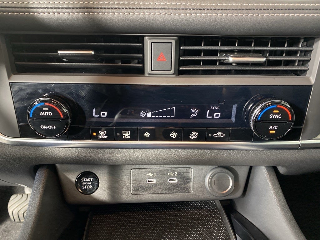 2025 Nissan Rogue SV