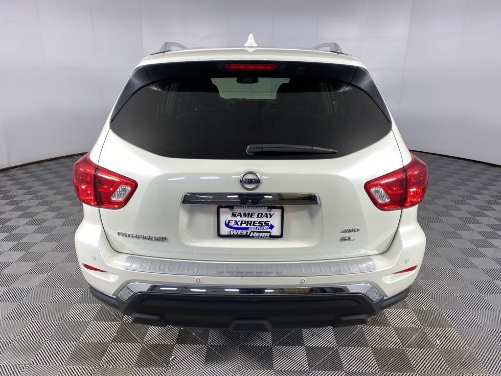 2020 Nissan Pathfinder SL