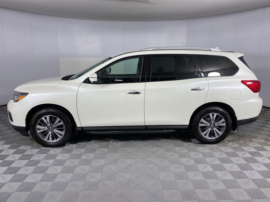 2020 Nissan Pathfinder SL