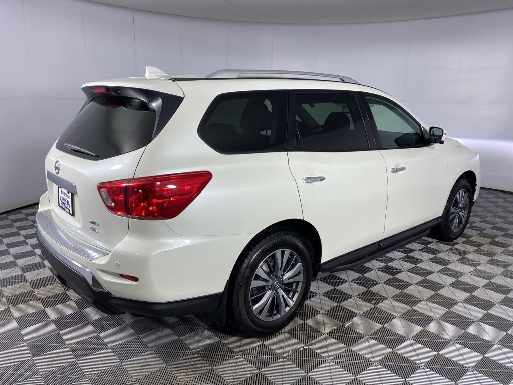 2020 Nissan Pathfinder SL