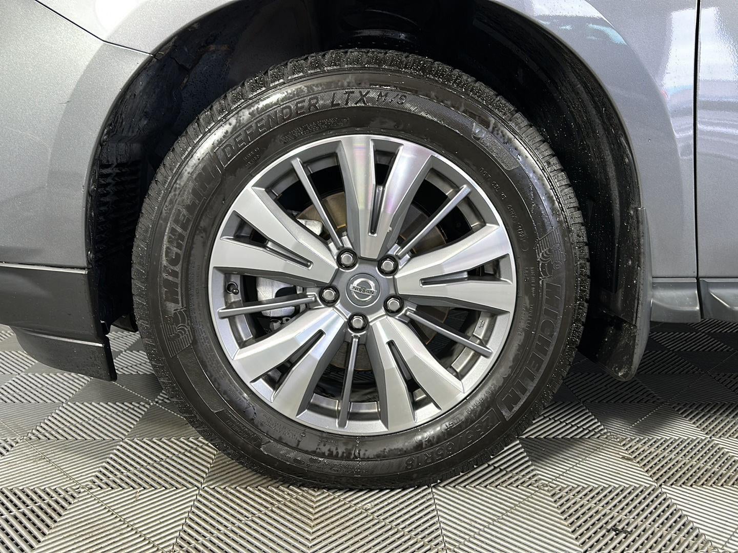 2020 Nissan Pathfinder SL