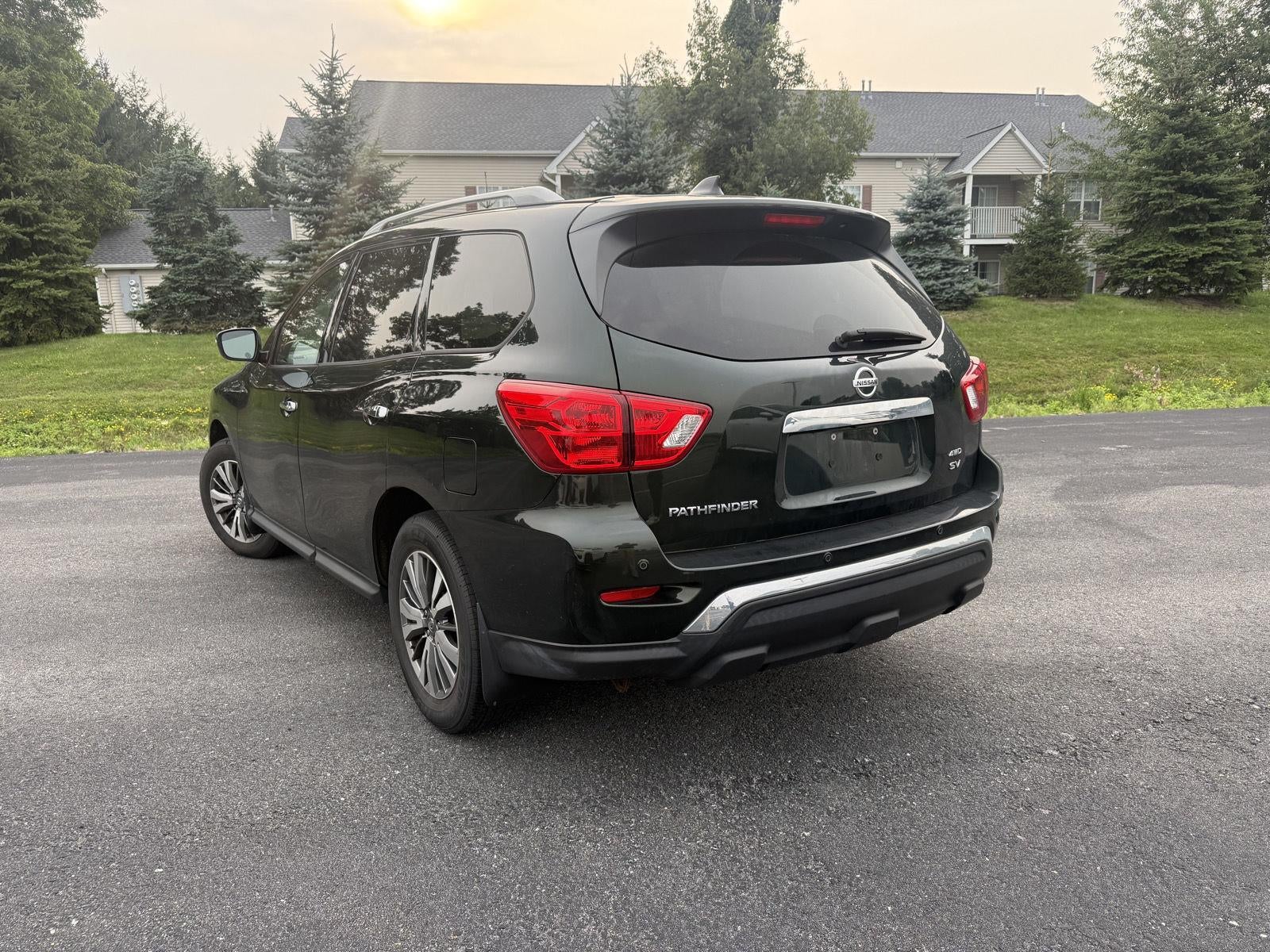 2019 Nissan Pathfinder SV