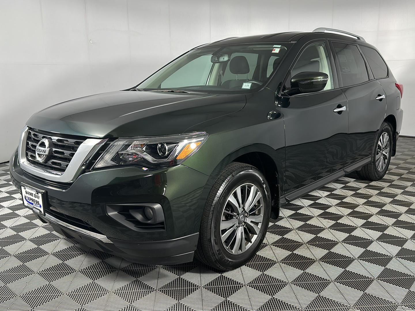 2019 Nissan Pathfinder SV