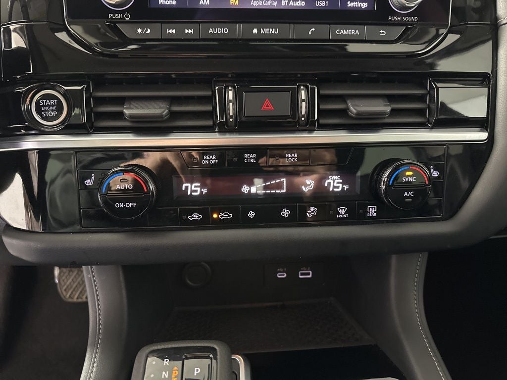 2024 Nissan Pathfinder SV