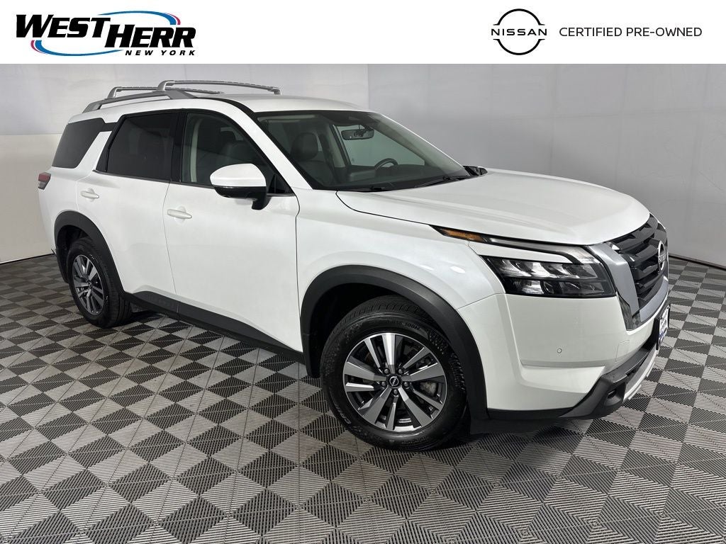 2025 Nissan Pathfinder SL