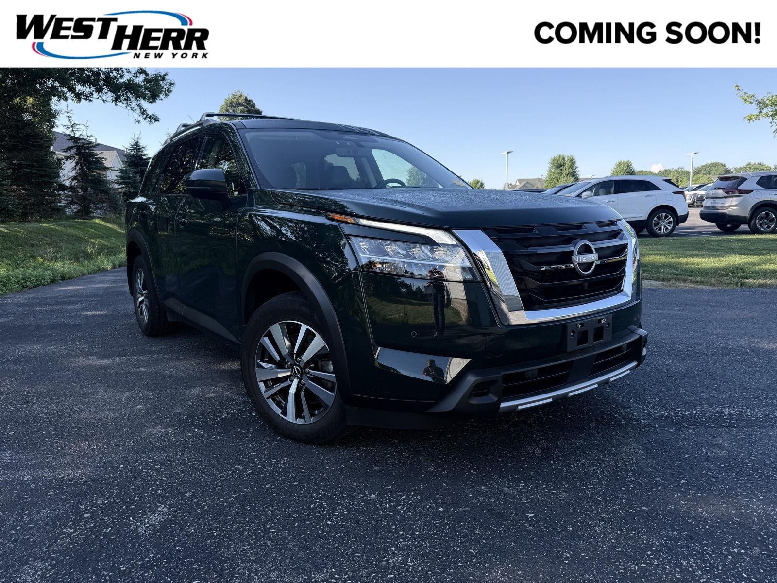 2024 Nissan Pathfinder SL