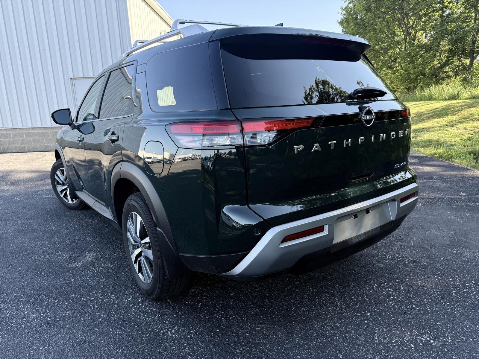 2024 Nissan Pathfinder SL