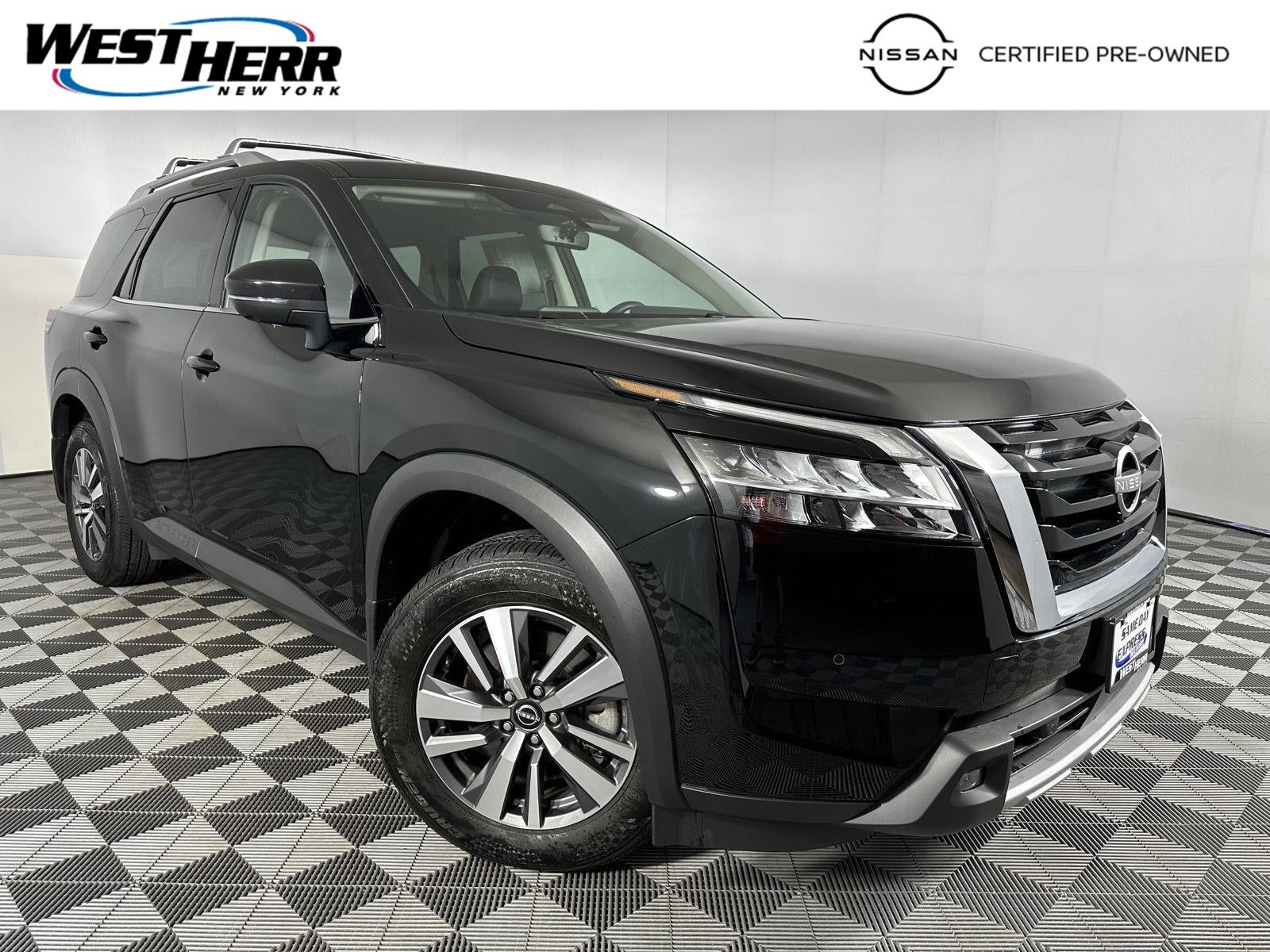 2024 Nissan Pathfinder SL