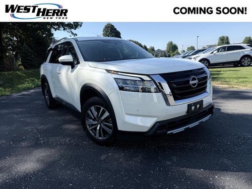2024 Nissan Pathfinder SL