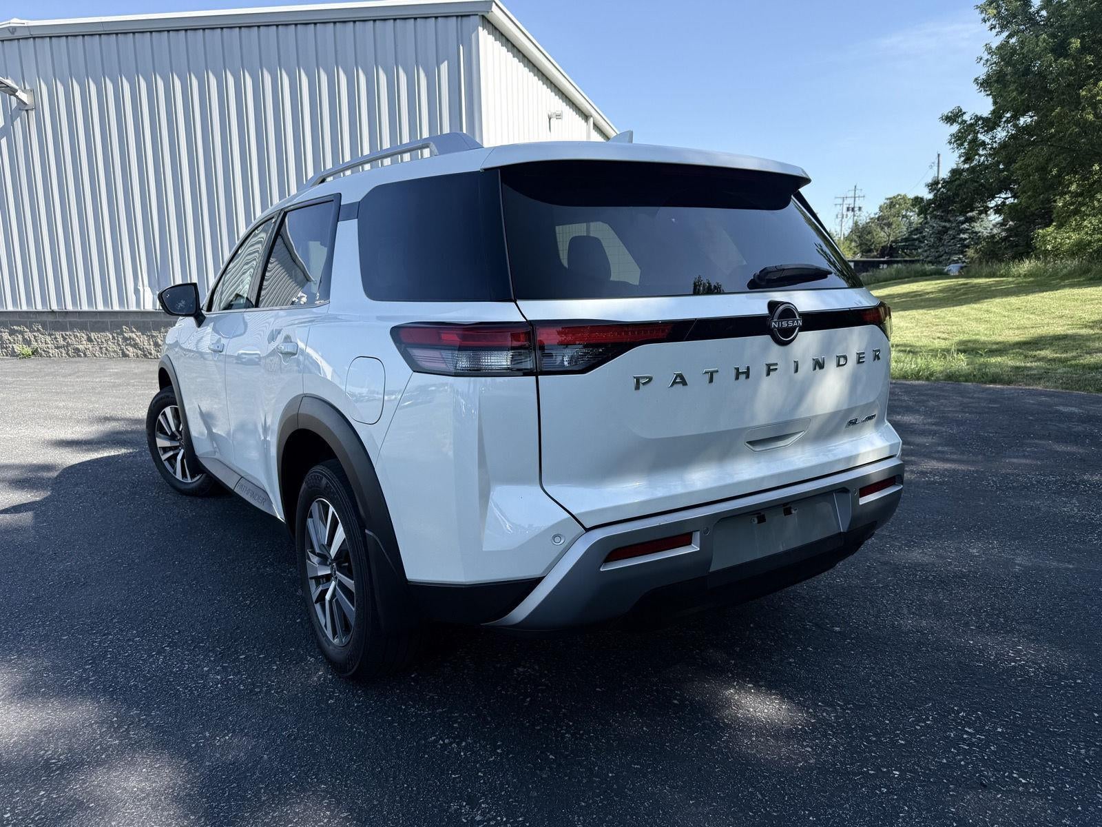 2024 Nissan Pathfinder SL