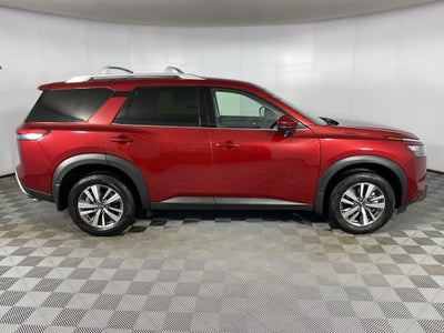 2025 Nissan Pathfinder SL