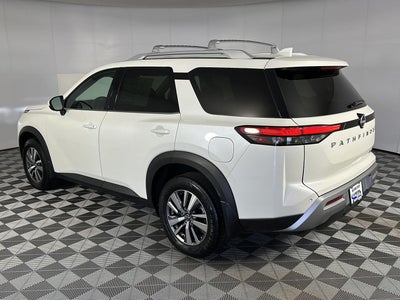 2022 Nissan Pathfinder SL
