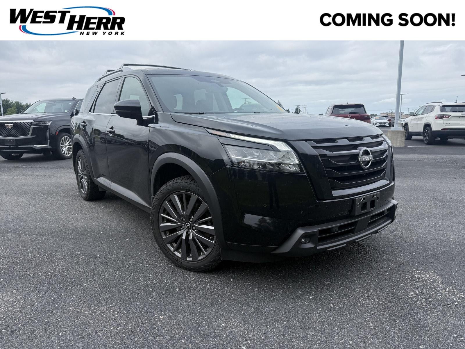 2023 Nissan Pathfinder SL