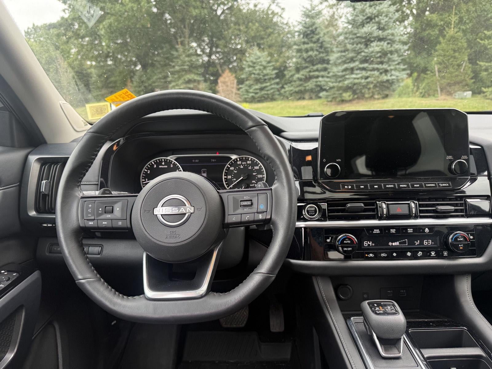 2023 Nissan Pathfinder SL