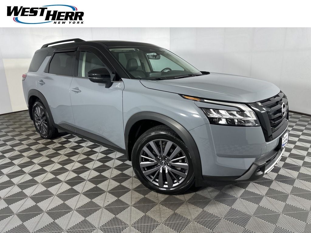 2024 Nissan Pathfinder SL