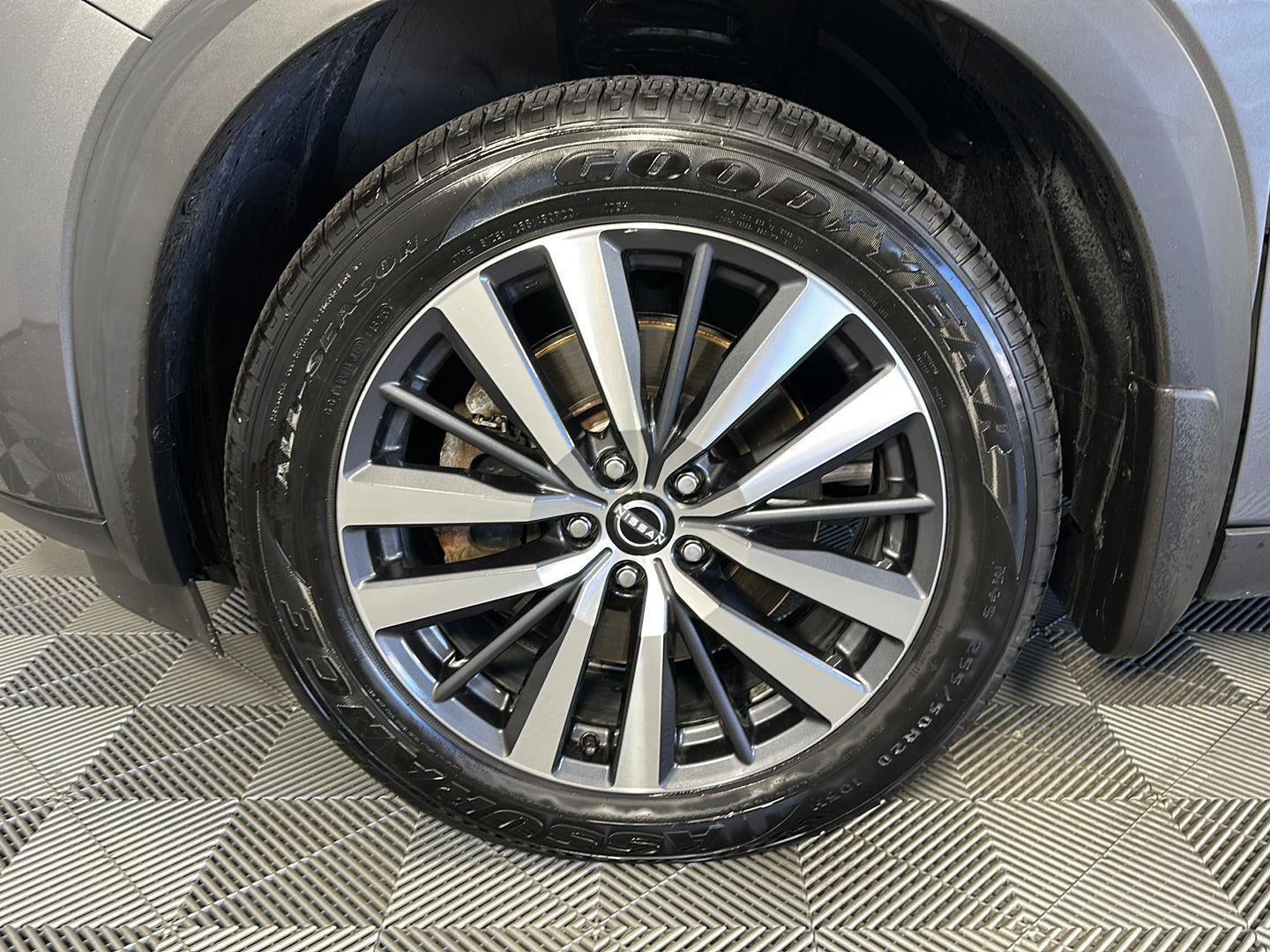 2022 Nissan Pathfinder Platinum