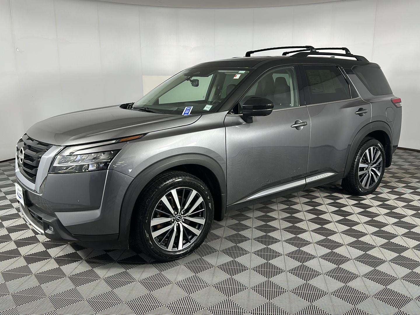 2022 Nissan Pathfinder Platinum