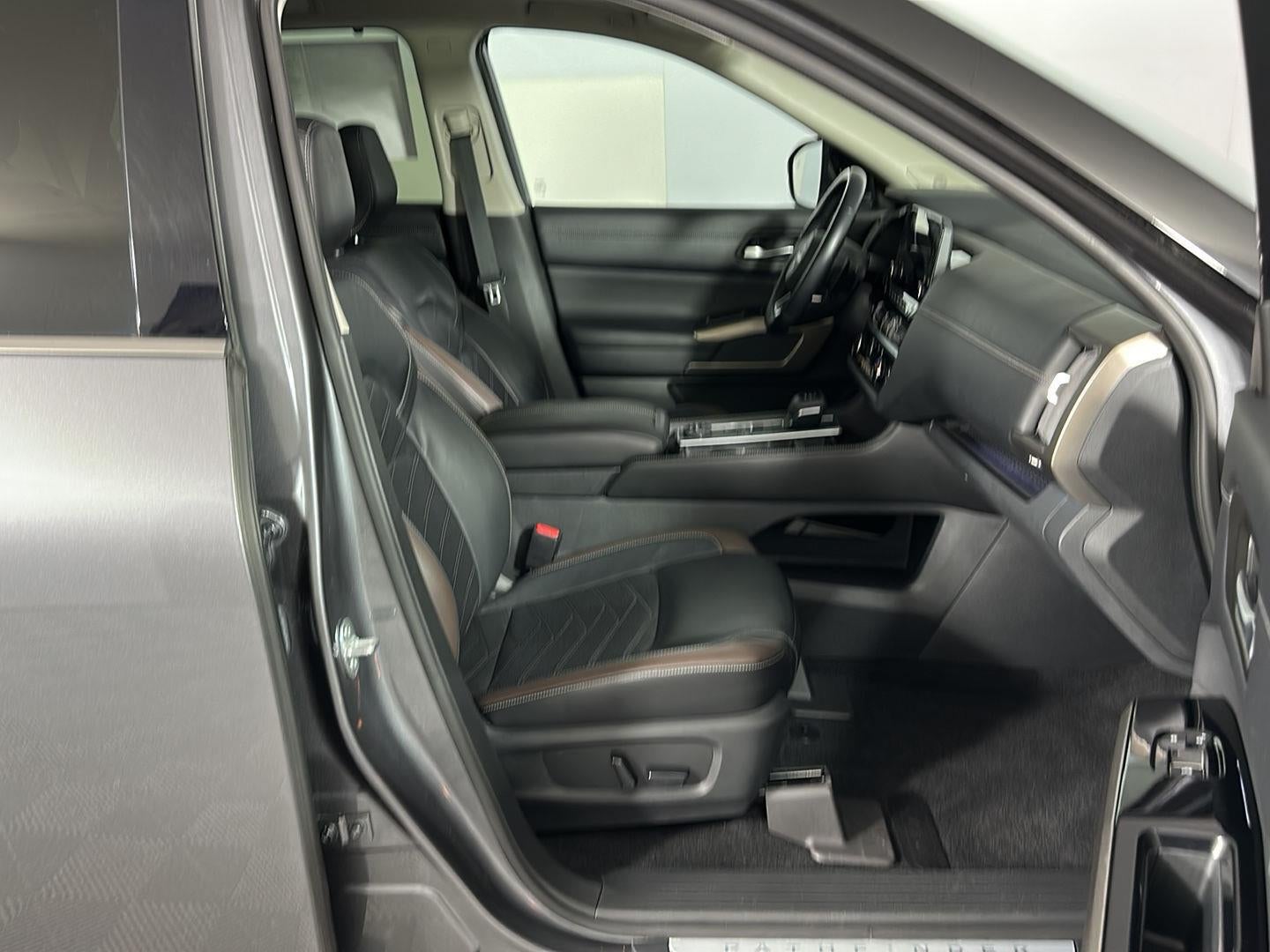 2022 Nissan Pathfinder Platinum